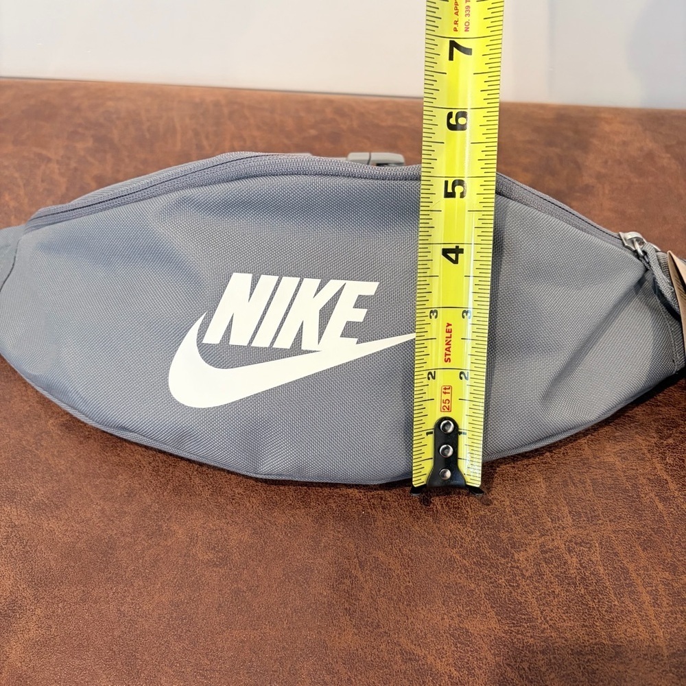 Nike Gray Minimalist Belt Bag Crossbody Fanny Pack Sporty Athleisure Workout - Picture 8 of 11